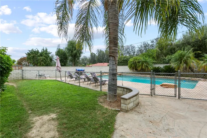 1447 N 1st Avenue, Upland, California 91786