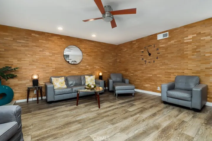 14344 Foothill Boulevard 906, Sylmar, California 91342