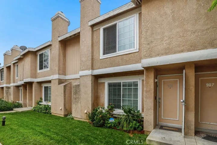 14344 Foothill Boulevard 906, Sylmar, California 91342