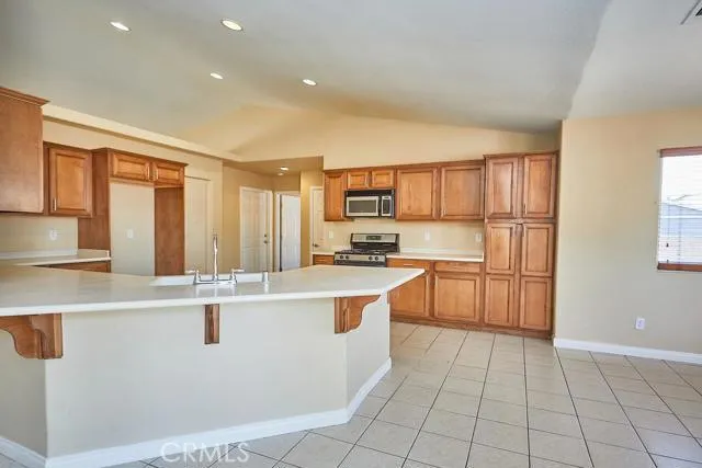 13954 Okesa Road, Apple Valley, California 92307
