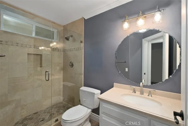 MAIN FLOOR BATHROOM