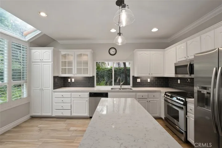 STAINLESS STEEL APPLIANCES