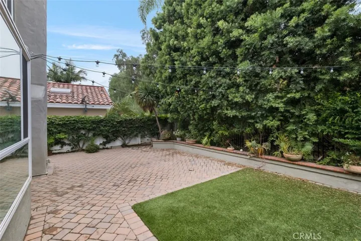 PRIVATE BACKYARD