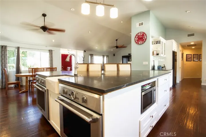 Double ovens and second farmhouse sink