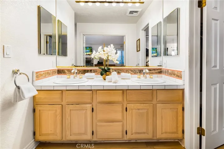 3508 Adamsville Avenue, Calabasas, California 91302