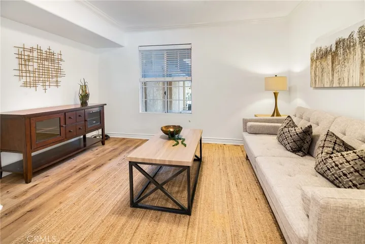 den which can be 5th bedroom