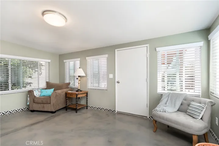 Bonus room with closet.