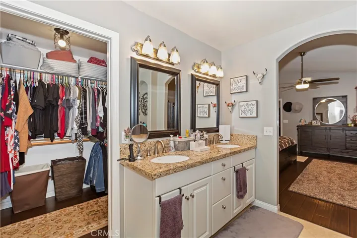 Master double vanity