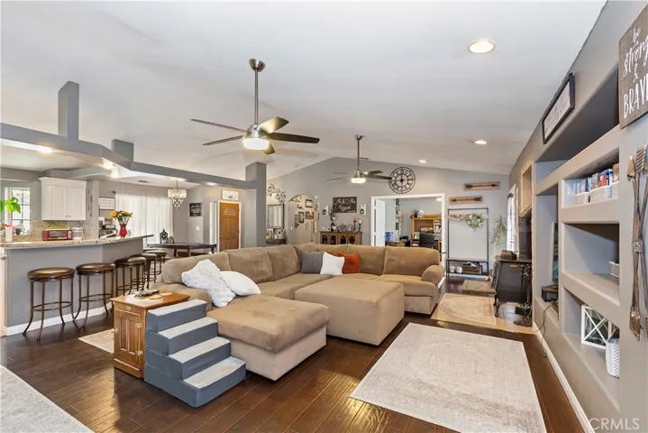 Great room w/adjacent den/office