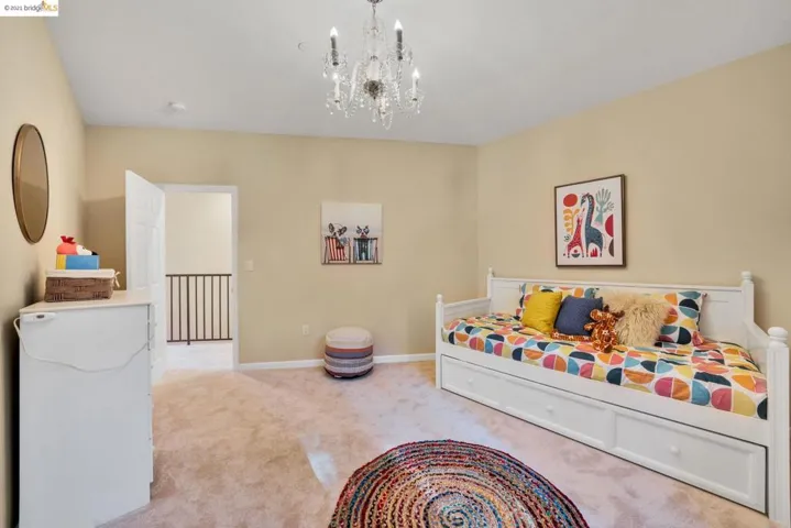 6352 Longcroft Dr, Oakland, California 94611