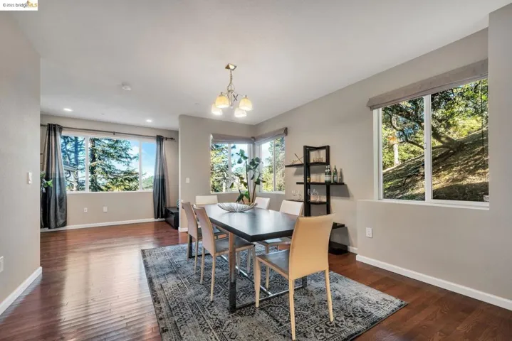 6352 Longcroft Dr, Oakland, California 94611