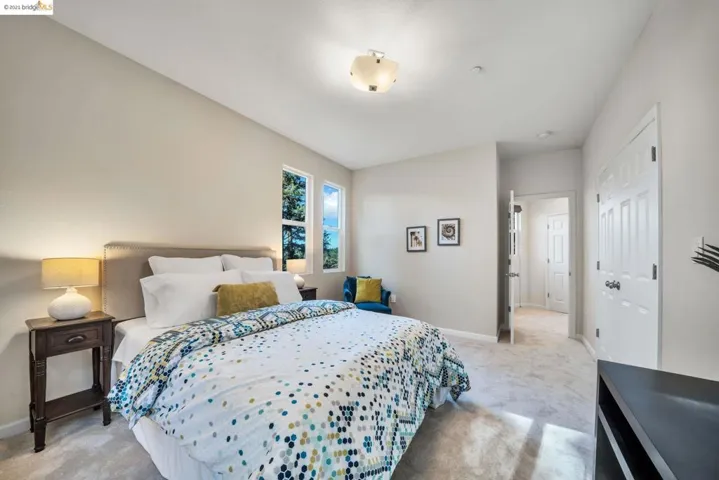 6352 Longcroft Dr, Oakland, California 94611