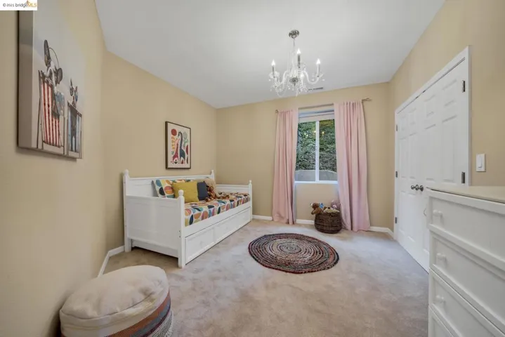 6352 Longcroft Dr, Oakland, California 94611
