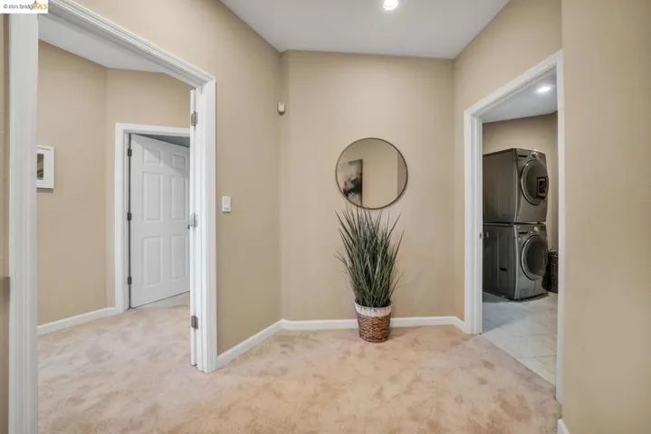 6352 Longcroft Dr, Oakland, California 94611