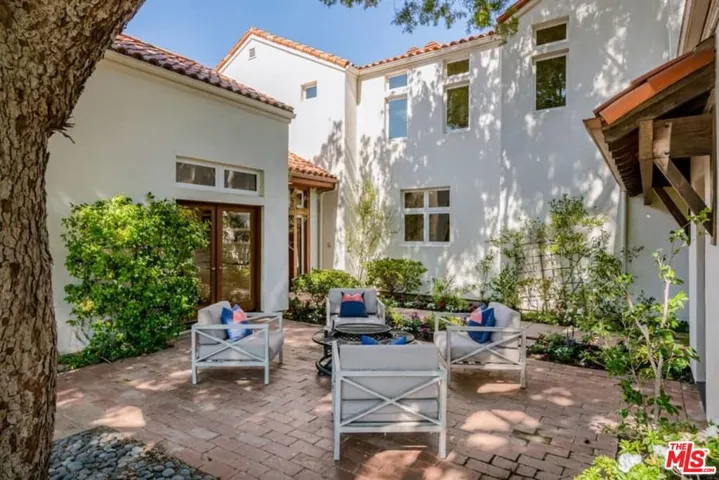 659 Via De La Paz, Pacific Palisades, California 90272