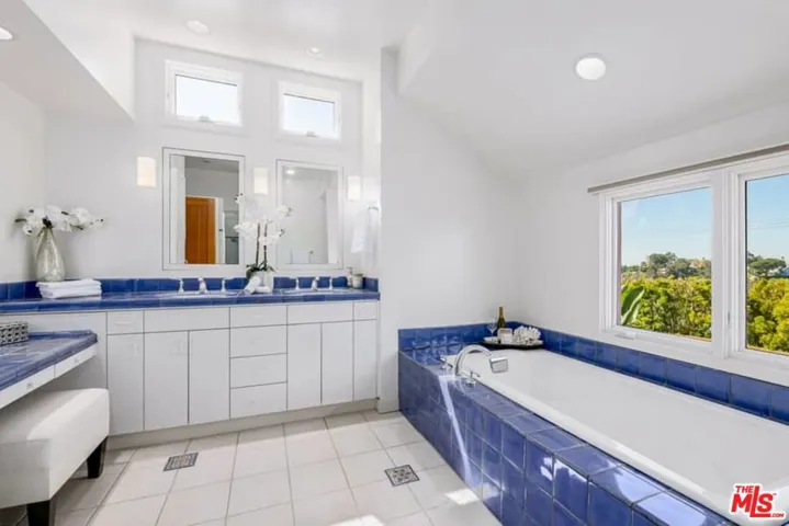 659 Via De La Paz, Pacific Palisades, California 90272