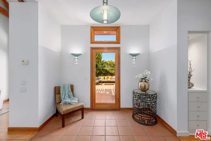 659 Via De La Paz, Pacific Palisades, California 90272