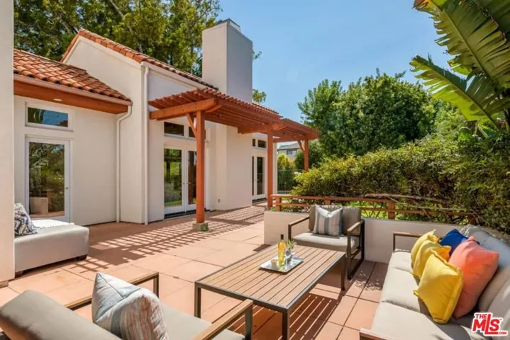 659 Via De La Paz, Pacific Palisades, California 90272