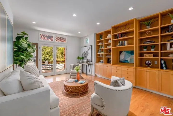 659 Via De La Paz, Pacific Palisades, California 90272