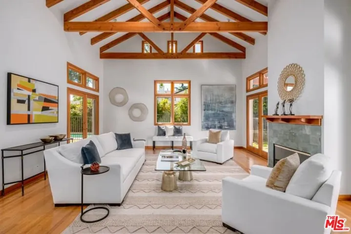 659 Via De La Paz, Pacific Palisades, California 90272