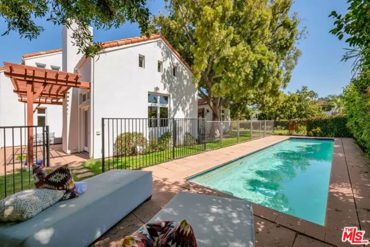 659 Via De La Paz, Pacific Palisades, California 90272