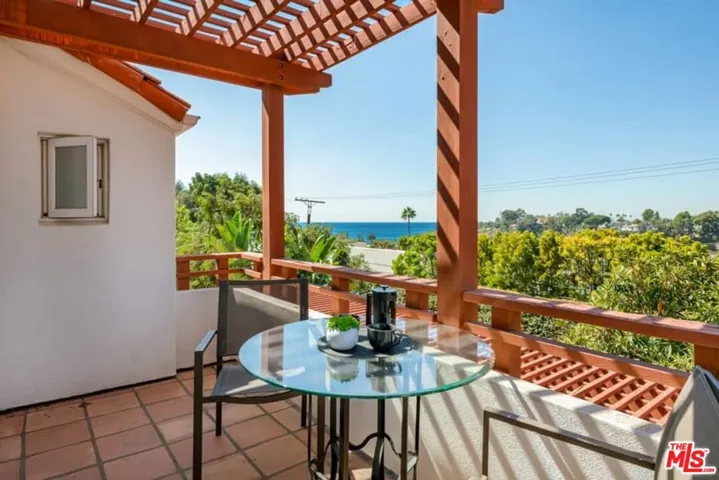 659 Via De La Paz, Pacific Palisades, California 90272