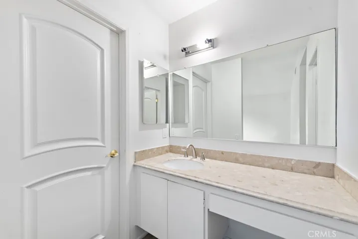 23611 Via Navarra, Mission Viejo, California 92691