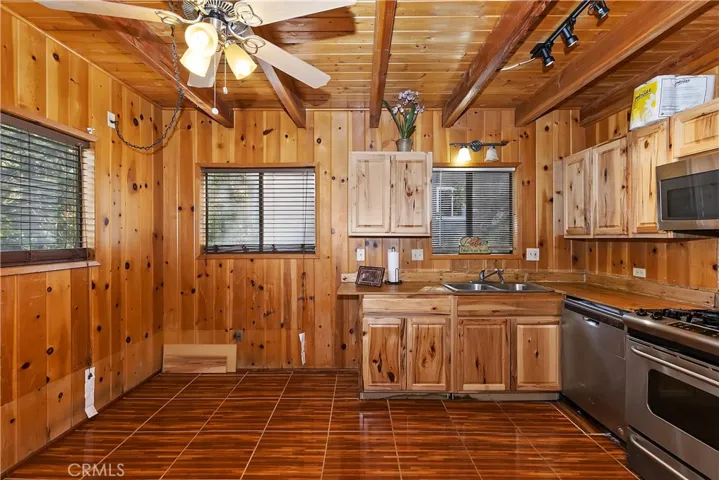 24585 Bernard Drive, Crestline, California 92325
