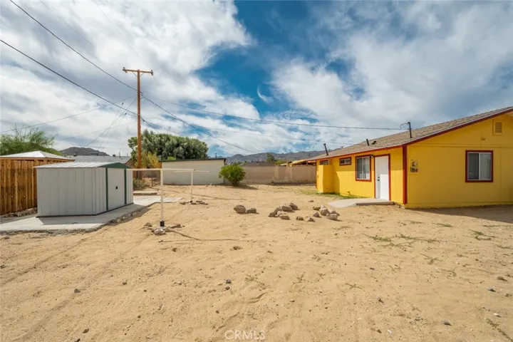 6385 Center, Joshua Tree, California 92252