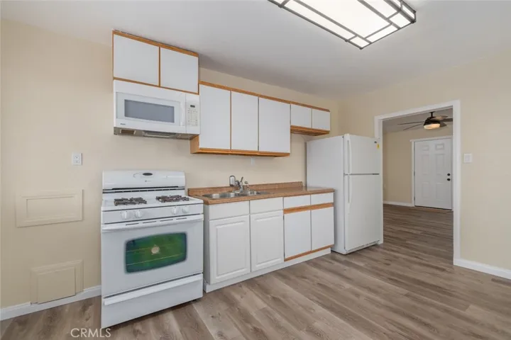 6385 Center, Joshua Tree, California 92252
