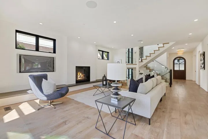 , Burlingame, California 94010