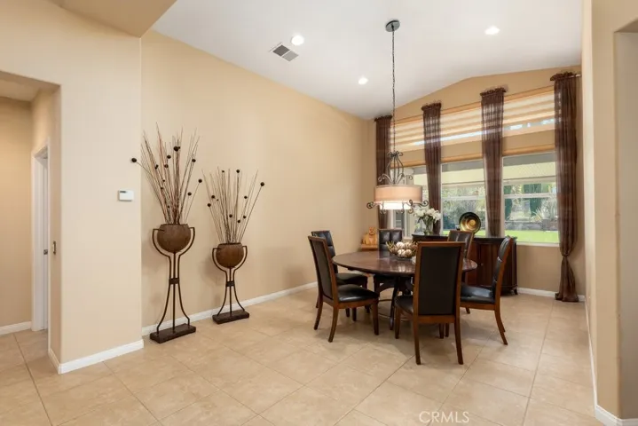 Dining room - plenty of space for entertaining those special friends