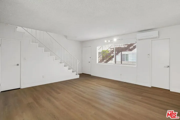 1208 California Avenue B, Santa Monica, California 90403