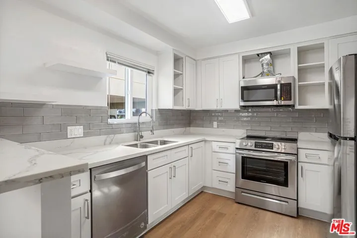 1208 California Avenue B, Santa Monica, California 90403