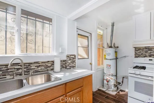 2126 Chickasaw Avenue, Los Angeles, California 90041