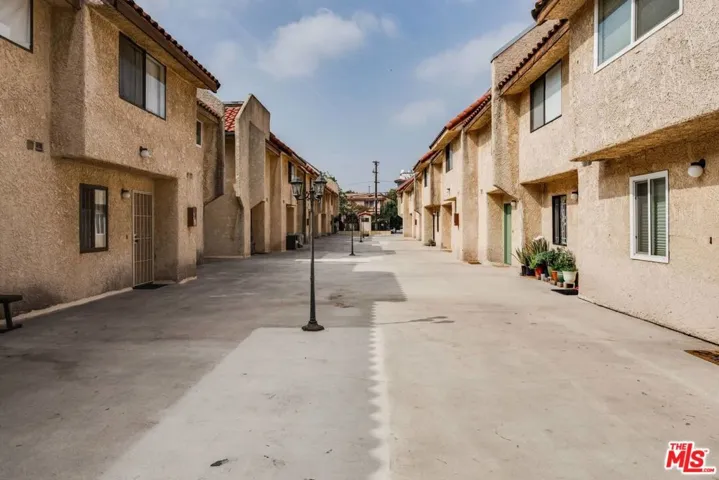 5036 E Echo Street 11, Los Angeles, California 90042