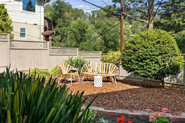 7163 Saroni Drive, Oakland, California 94611
