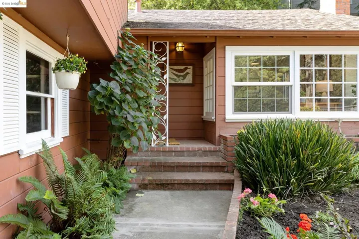 7163 Saroni Drive, Oakland, California 94611