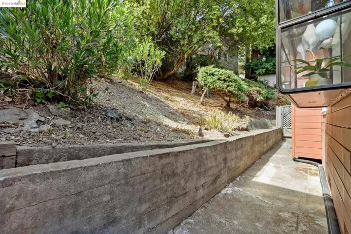 7163 Saroni Drive, Oakland, California 94611