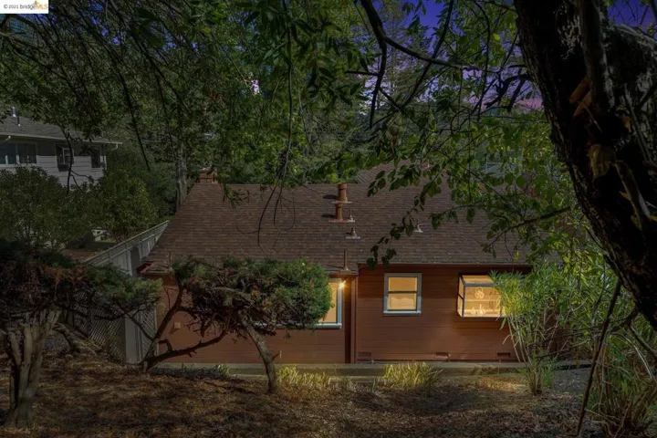 7163 Saroni Drive, Oakland, California 94611