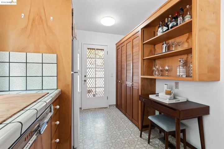 7163 Saroni Drive, Oakland, California 94611