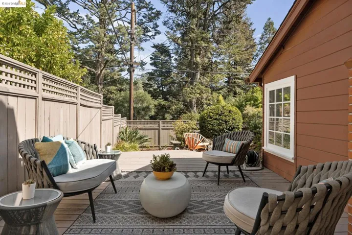 7163 Saroni Drive, Oakland, California 94611