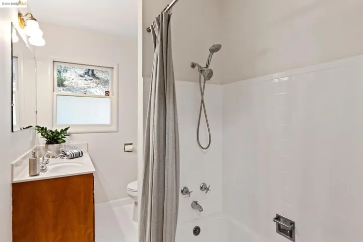 7163 Saroni Drive, Oakland, California 94611