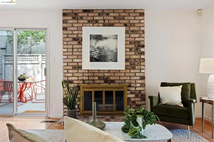 7163 Saroni Drive, Oakland, California 94611