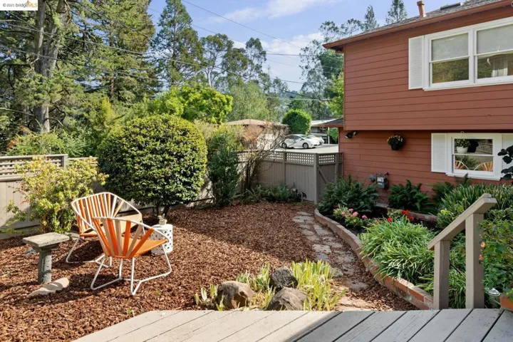 7163 Saroni Drive, Oakland, California 94611