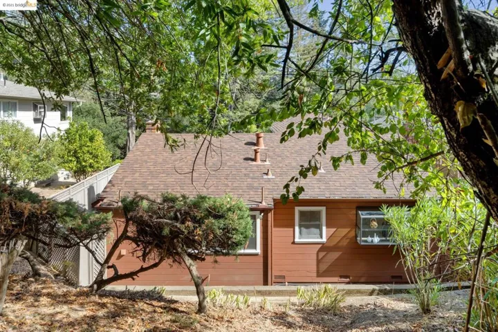 7163 Saroni Drive, Oakland, California 94611