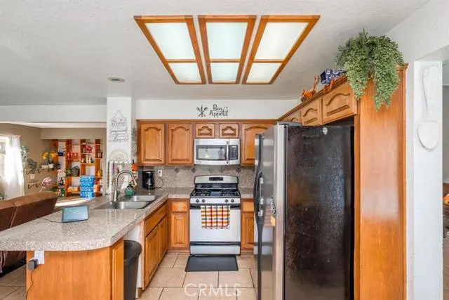 15151 Ivy Court, Adelanto, California 92301