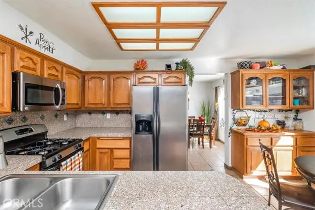 15151 Ivy Court, Adelanto, California 92301