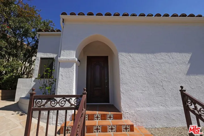 600 Luton Drive, Glendale, California 91206