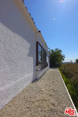 600 Luton Drive, Glendale, California 91206